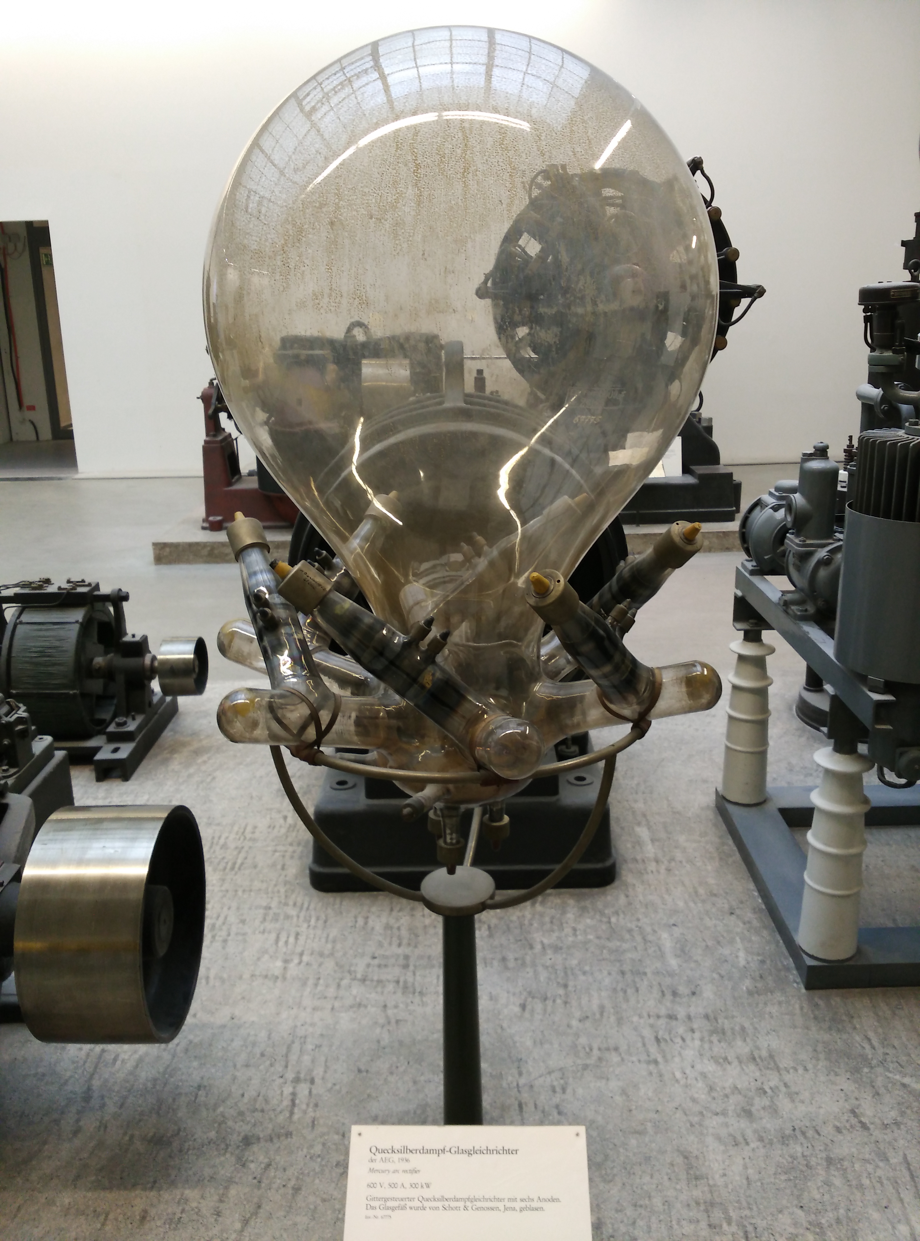 600V、500A、300kW 工業用水銀整流器