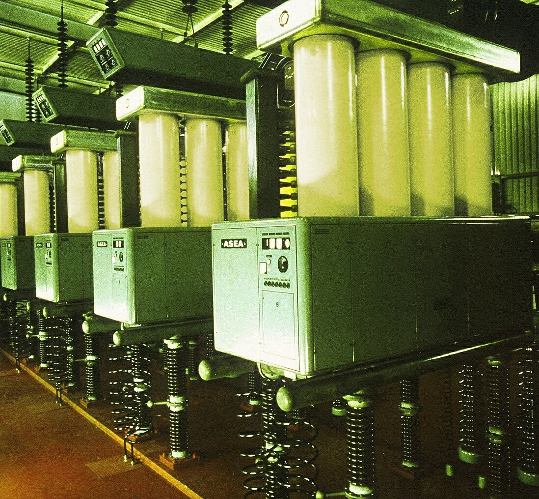 紐西蘭跨島 HVDC 海華茲閥廳中的 ASEA 水銀閥